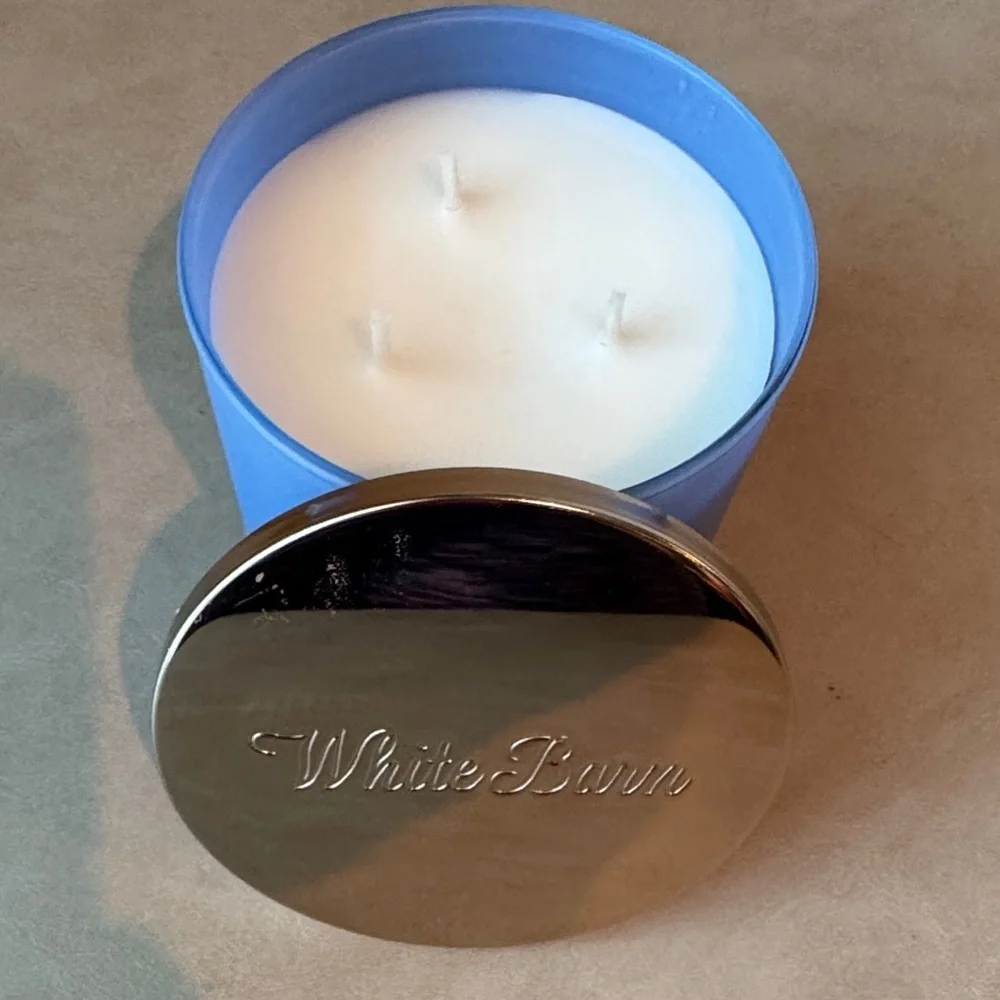 White Barn Midnight Blue Citrus Candle in Blue Jar
